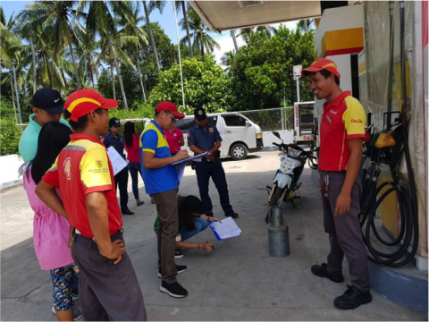 LIQUID FUEL INSPECTION: Members of the Focused Inspection Team evaluates a gasoline station in San Juan, Siquijor.