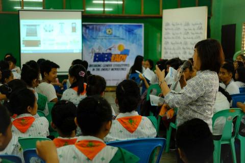 Helen B. Arias, Division Chief of the Department of Energy (DOE) Consumer Welfare and Promotion Office, encourages students of Lourdes National High School to pursue science, engineering and technology courses in the ENEReady program held in Bohol last October 16.
